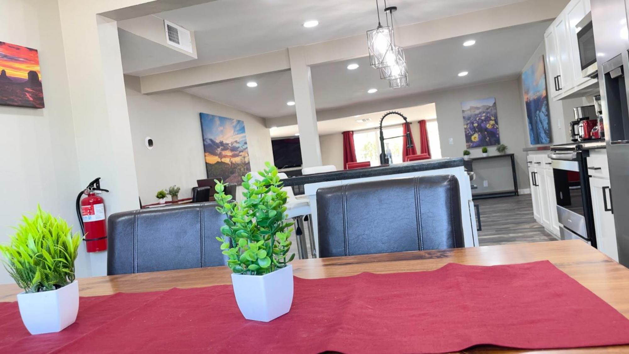 Private Home - Heated Pool, Billiards, Darts, Foosball, Fireplace, 5 Smart Tvs, Bbq, Cotton Bedding - The Saguaro Sanctuary, Pool Heat Optional Tucson Extérieur photo